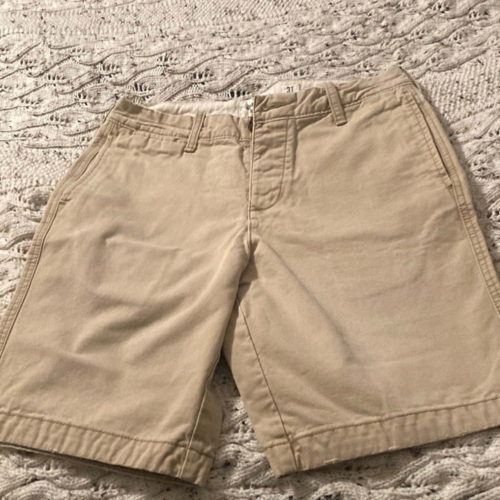 Abercrombie & Fitch shorts size 31, tan, 10 inch inseam